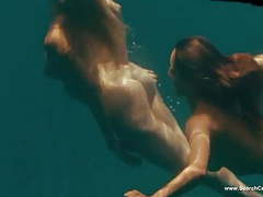 FreeKiloSex presents: Kelly brook & jessica szohr nude & sexy - piranha - hd