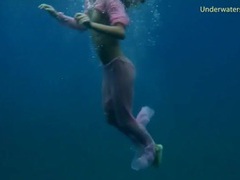 FreeKiloSex presents: Half naked girls swim in the ocean