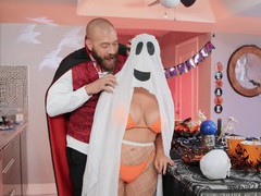 FreeKiloSex presents: Hardcore ffm threesome with stunning emma hix & lasirena69
