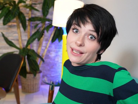 FreeKiloSex presents: Short hair kitty lynn gives a blowjob and gets fucked balls deep
