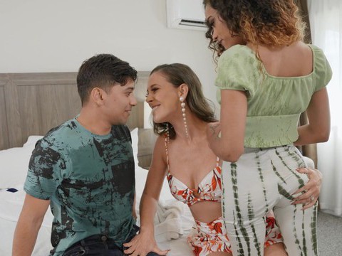 FreeKiloSex presents: Horny latina scarlit scandal invited cherie deville for a 3-way
