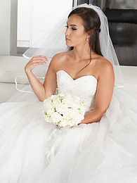 FreeKiloSex presents: Bootylicious bride Kelsi Monroe screws a handsome officiant on her wedding day